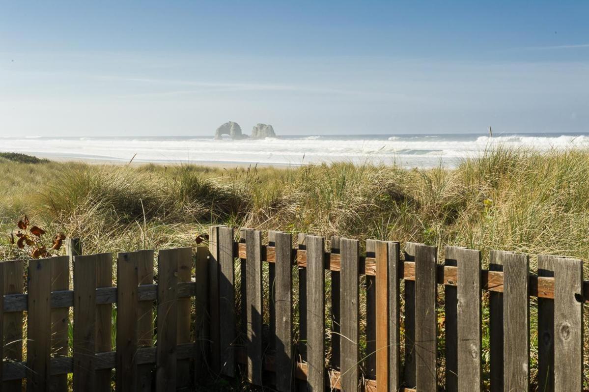 The Hamptons Villa Rockaway Beach Exterior photo