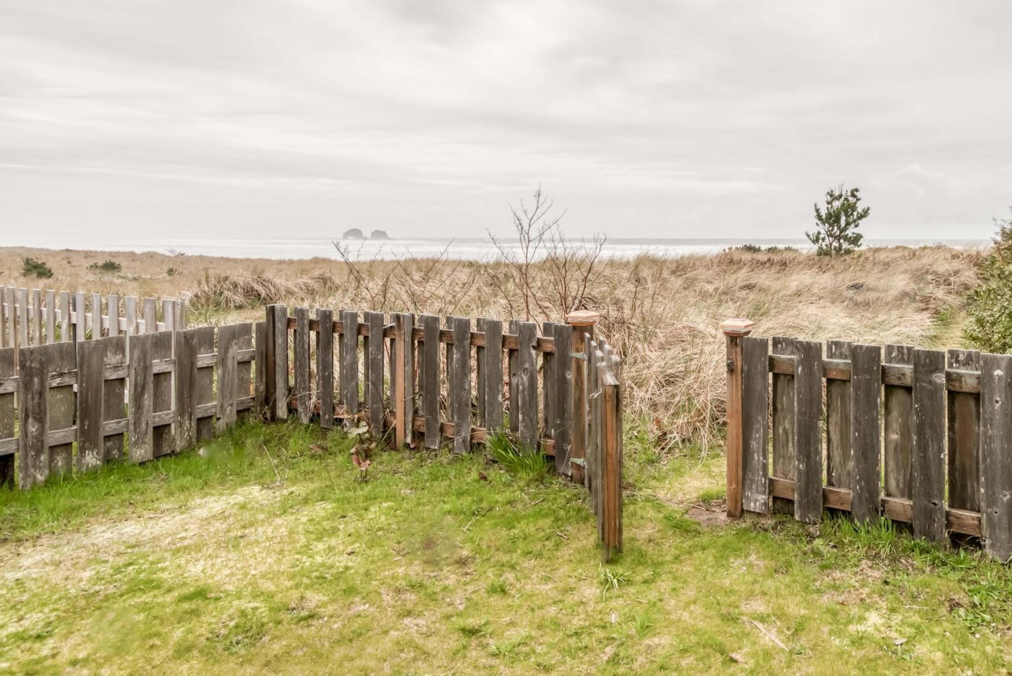 The Hamptons Villa Rockaway Beach Exterior photo