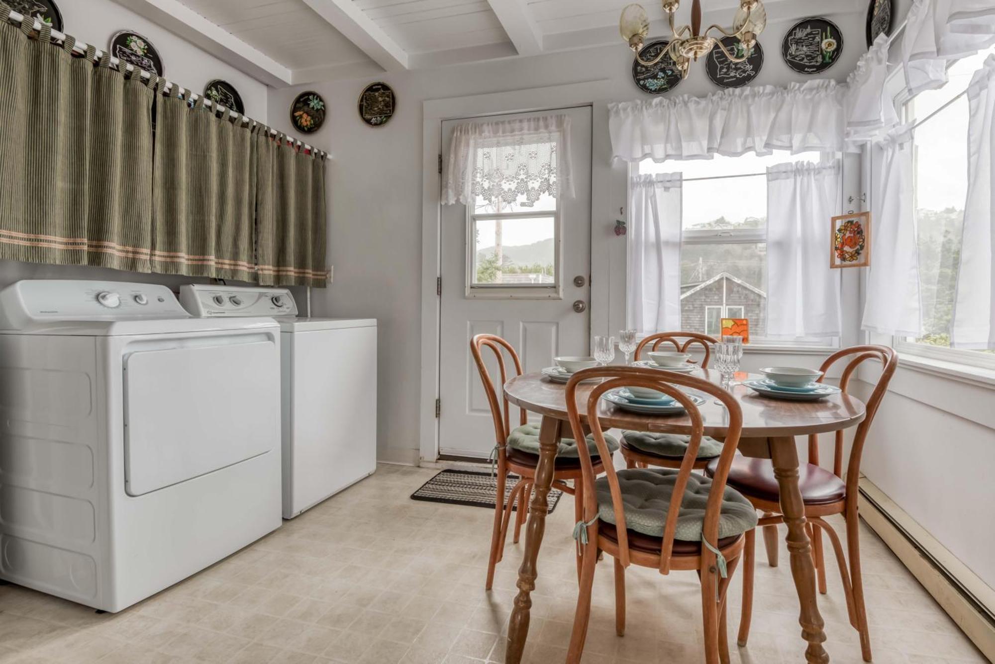 The Hamptons Villa Rockaway Beach Exterior photo