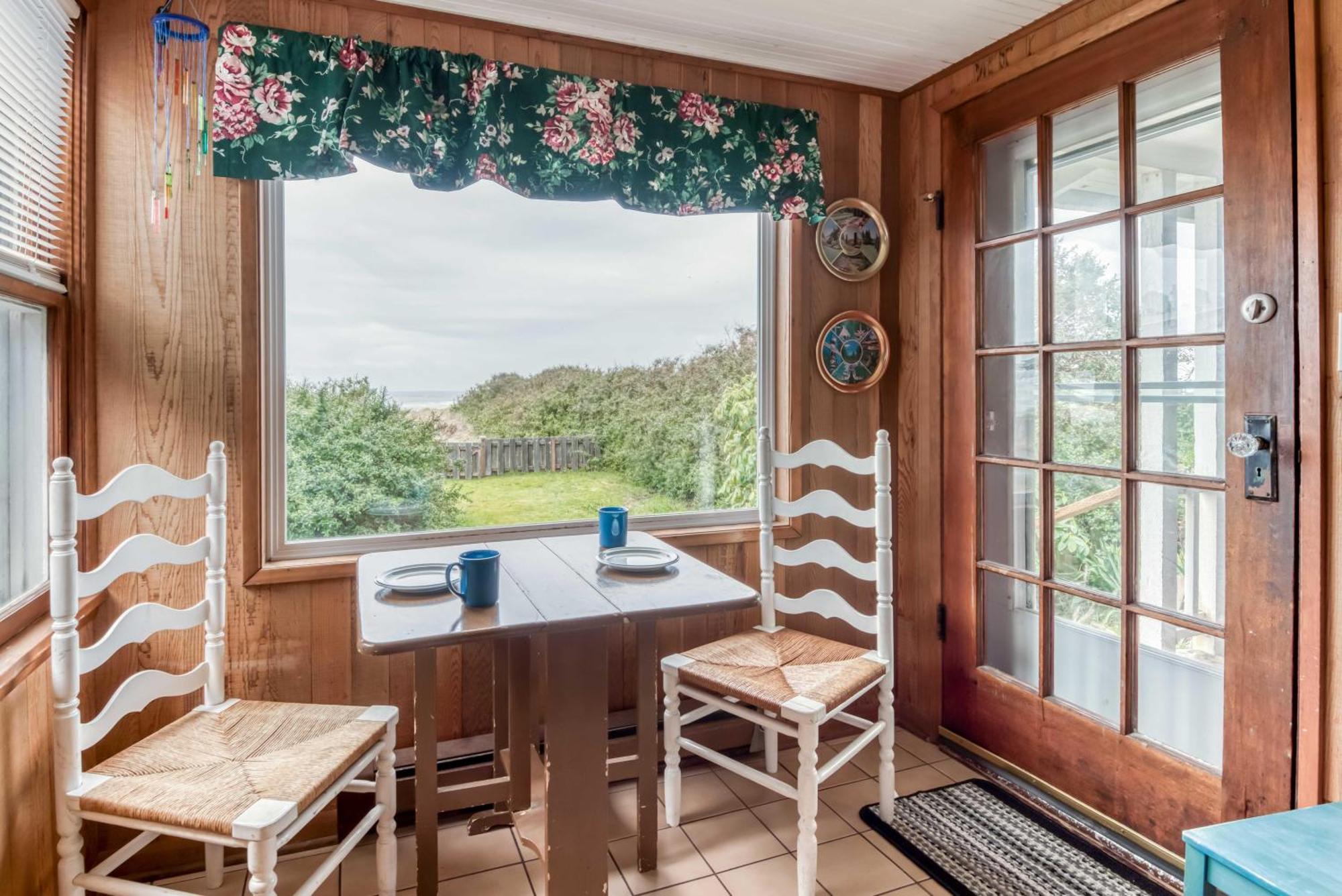 The Hamptons Villa Rockaway Beach Exterior photo